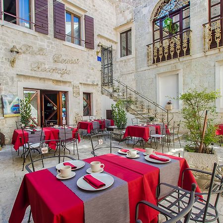 Palace Derossi Trogir Ngoại thất bức ảnh