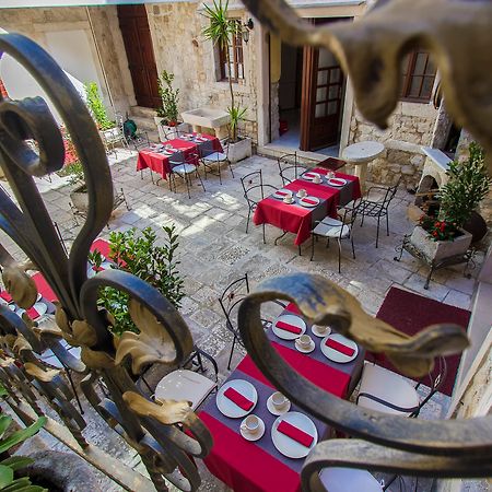 Palace Derossi Trogir Ngoại thất bức ảnh