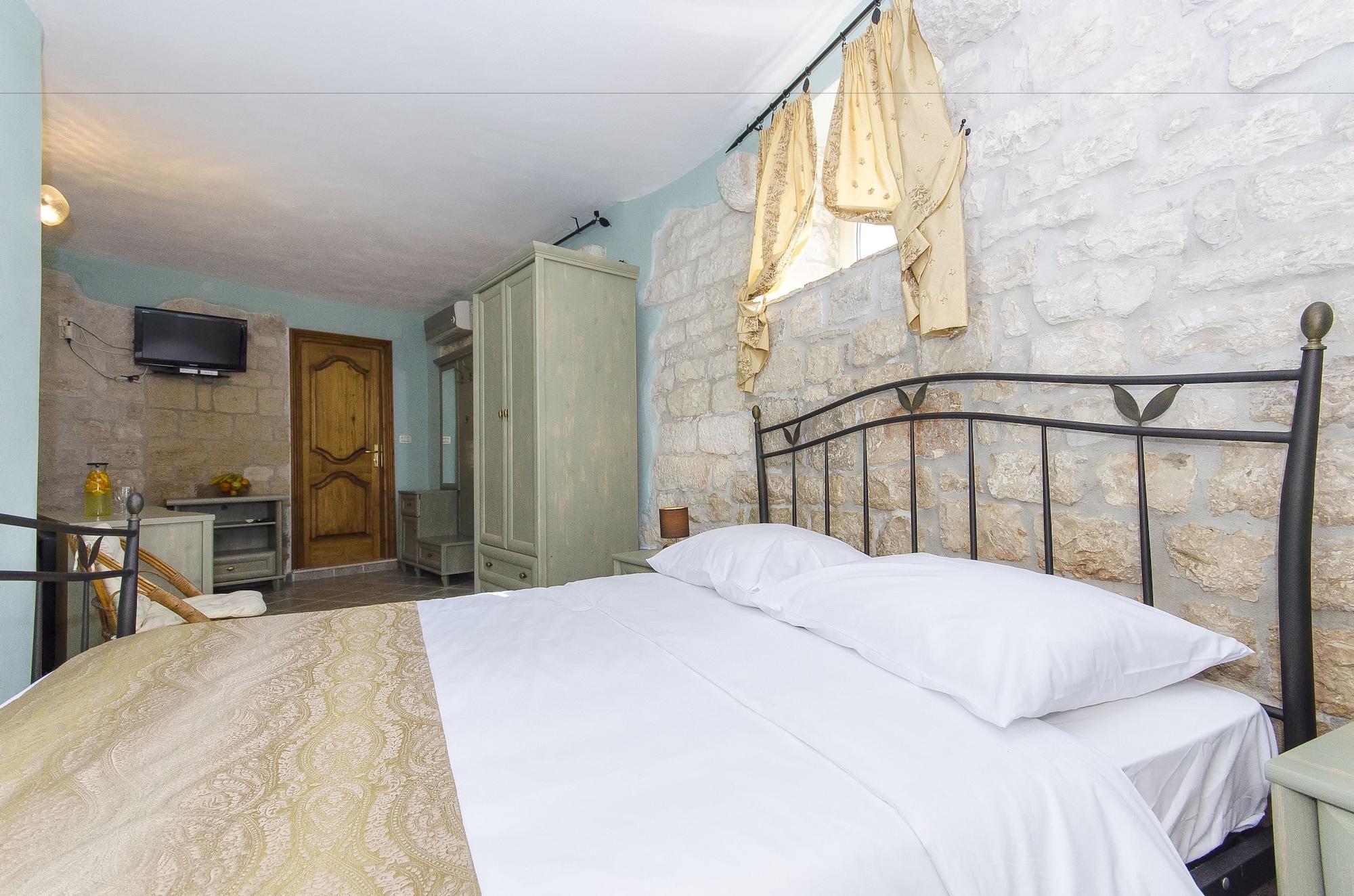 Palace Derossi Trogir Ngoại thất bức ảnh
