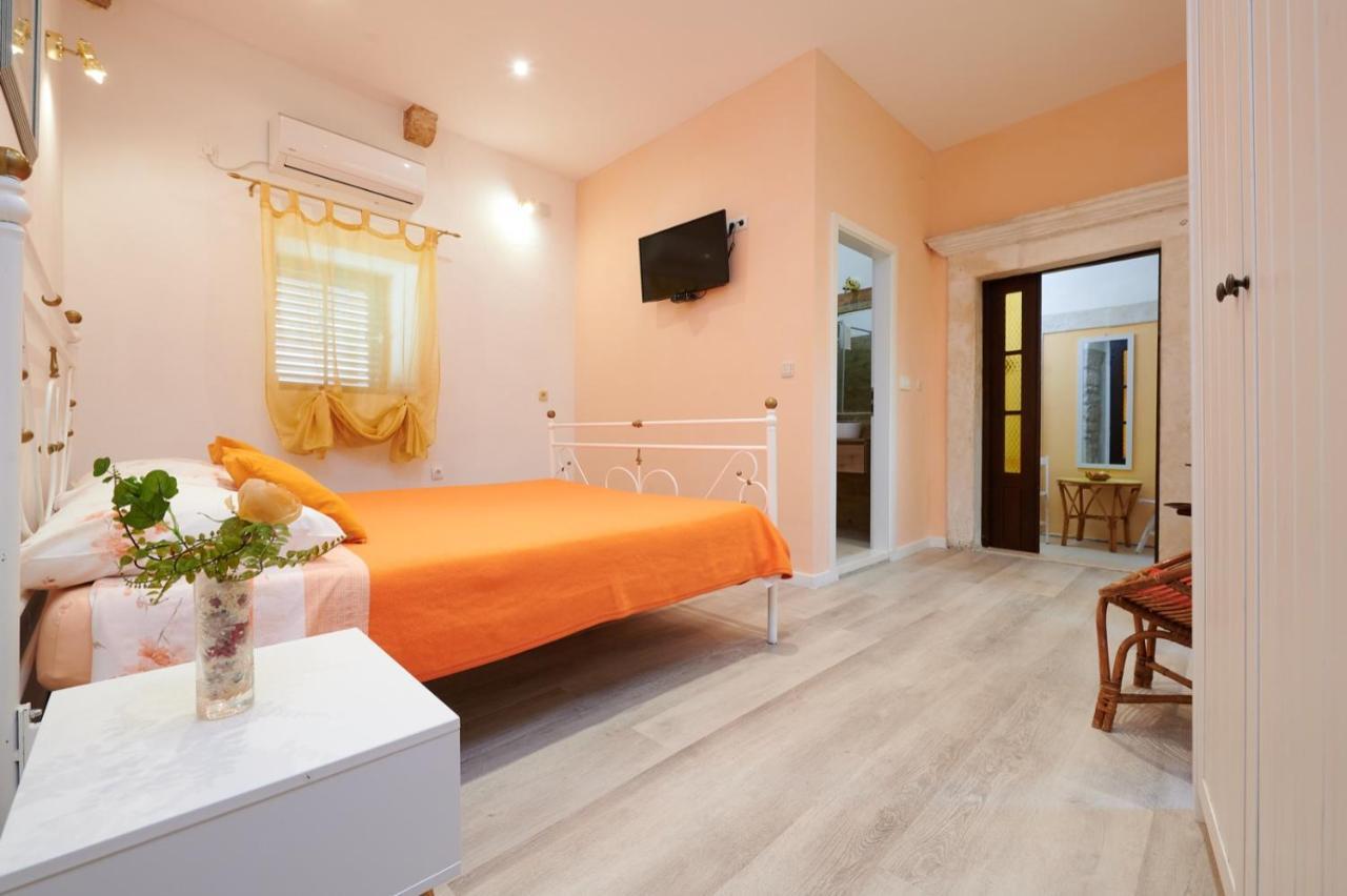 Palace Derossi Trogir Ngoại thất bức ảnh