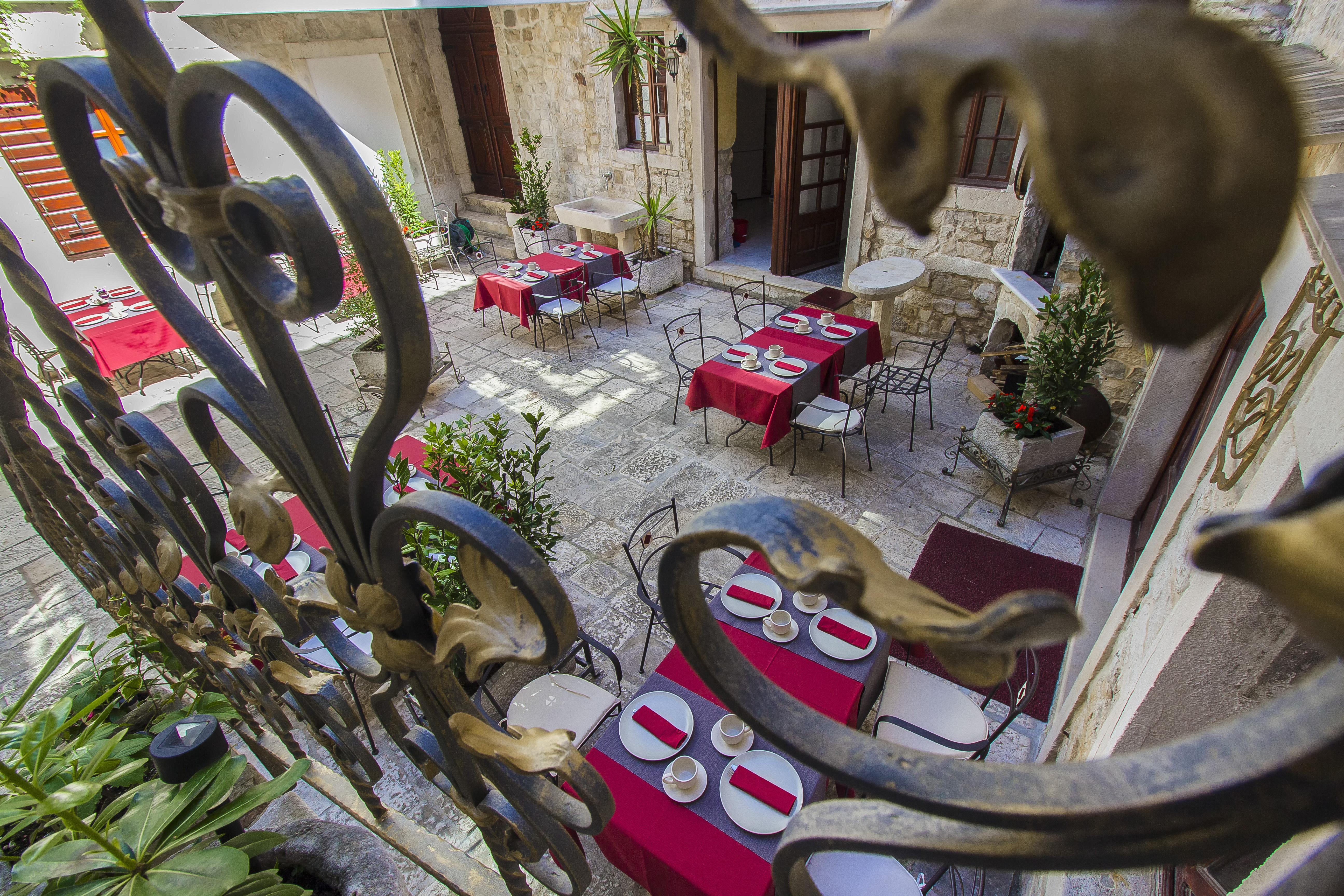 Palace Derossi Trogir Ngoại thất bức ảnh