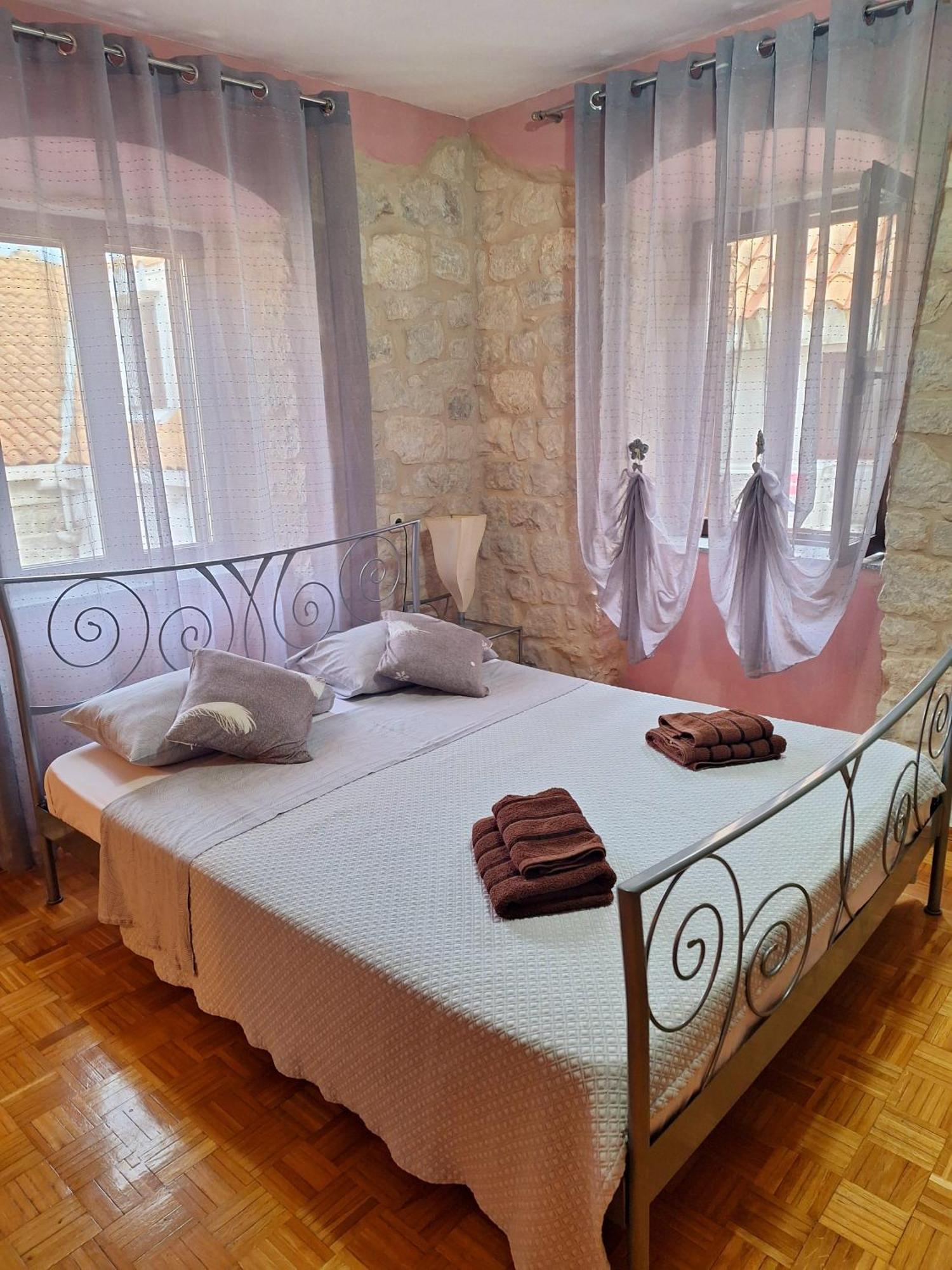 Palace Derossi Trogir Ngoại thất bức ảnh