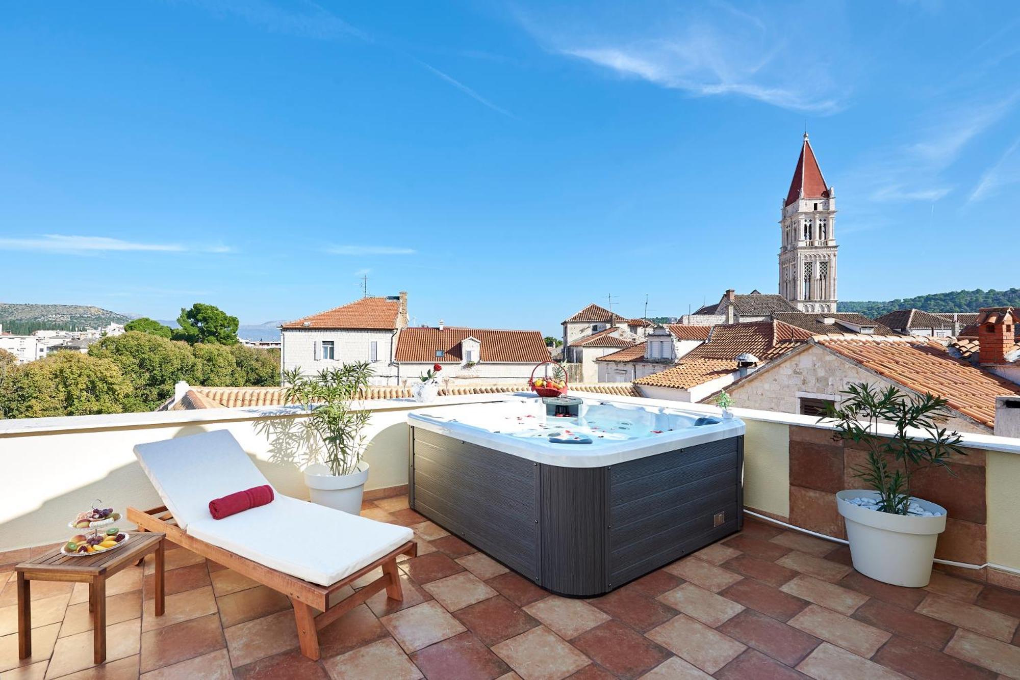 Palace Derossi Trogir Ngoại thất bức ảnh