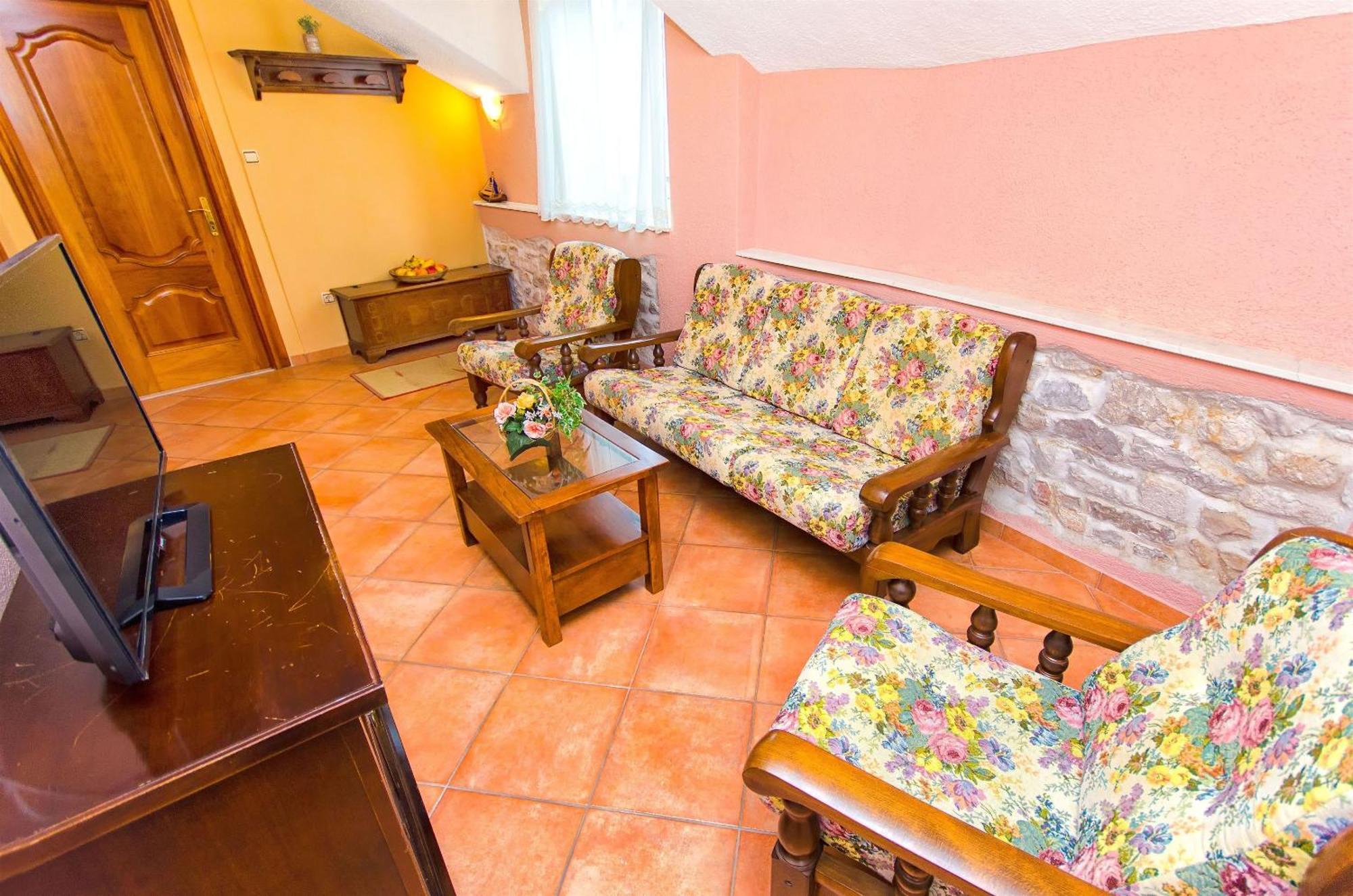 Palace Derossi Trogir Ngoại thất bức ảnh