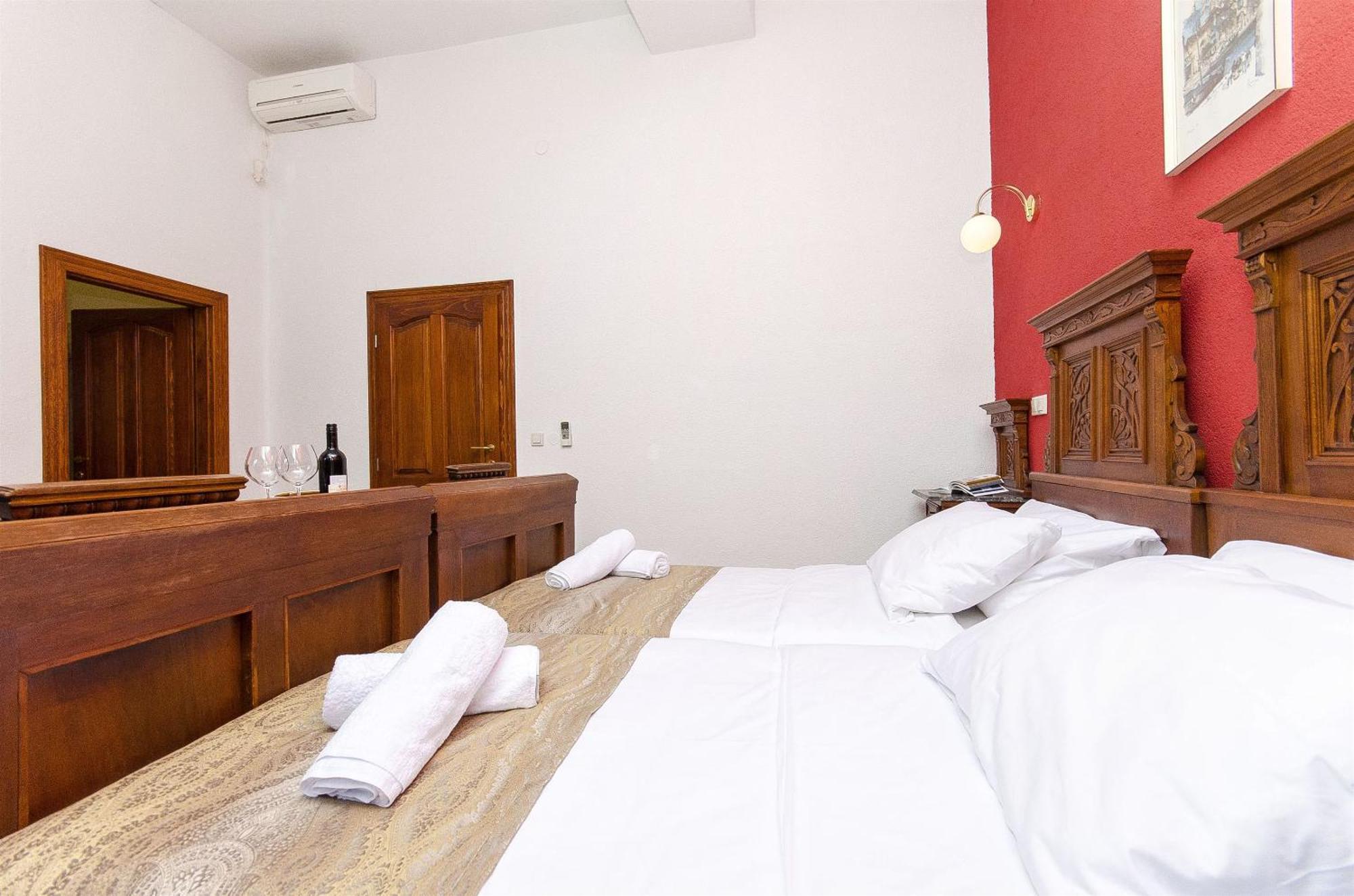 Palace Derossi Trogir Ngoại thất bức ảnh