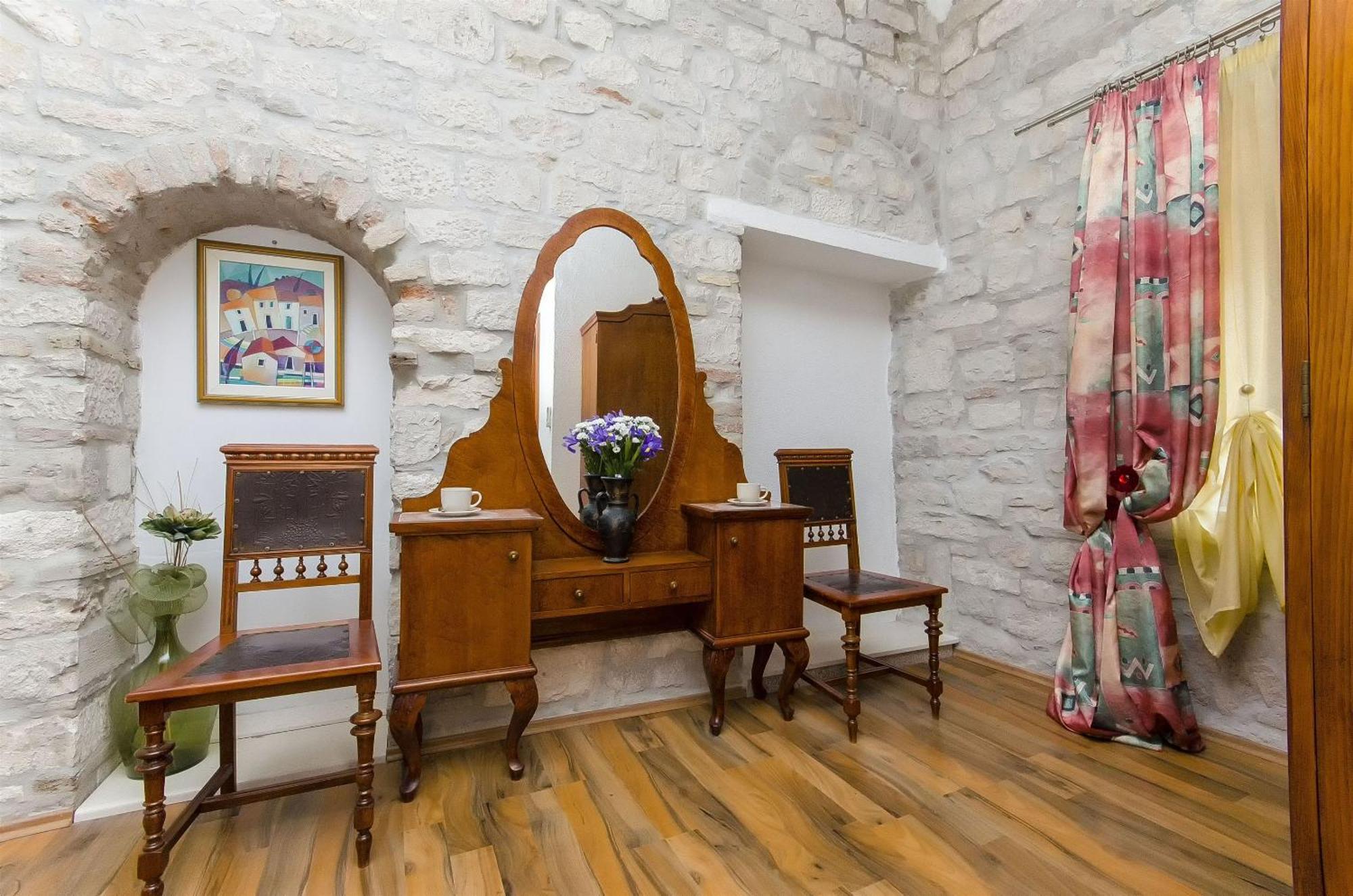 Palace Derossi Trogir Ngoại thất bức ảnh