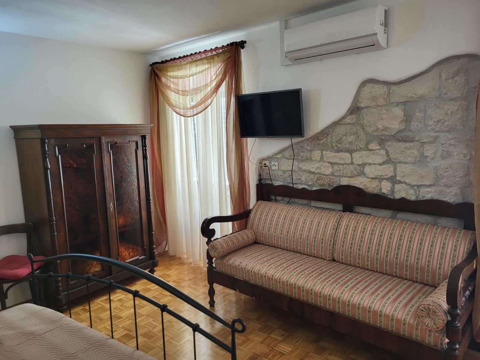 Palace Derossi Trogir Ngoại thất bức ảnh