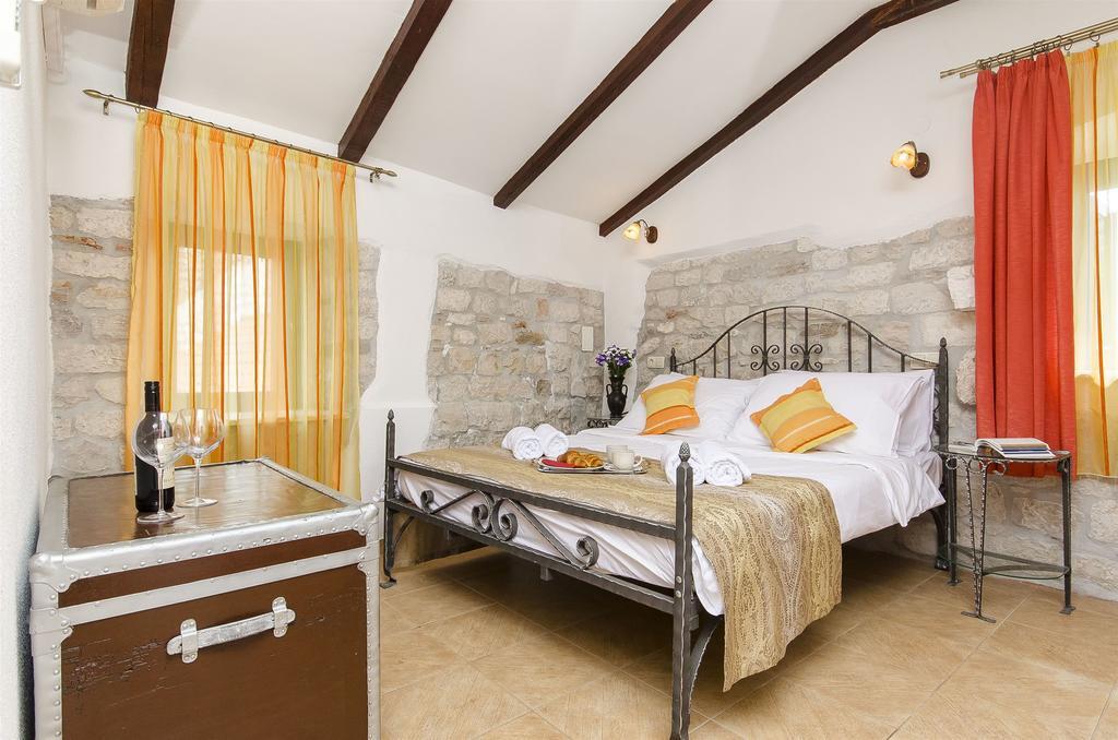 Palace Derossi Trogir Ngoại thất bức ảnh