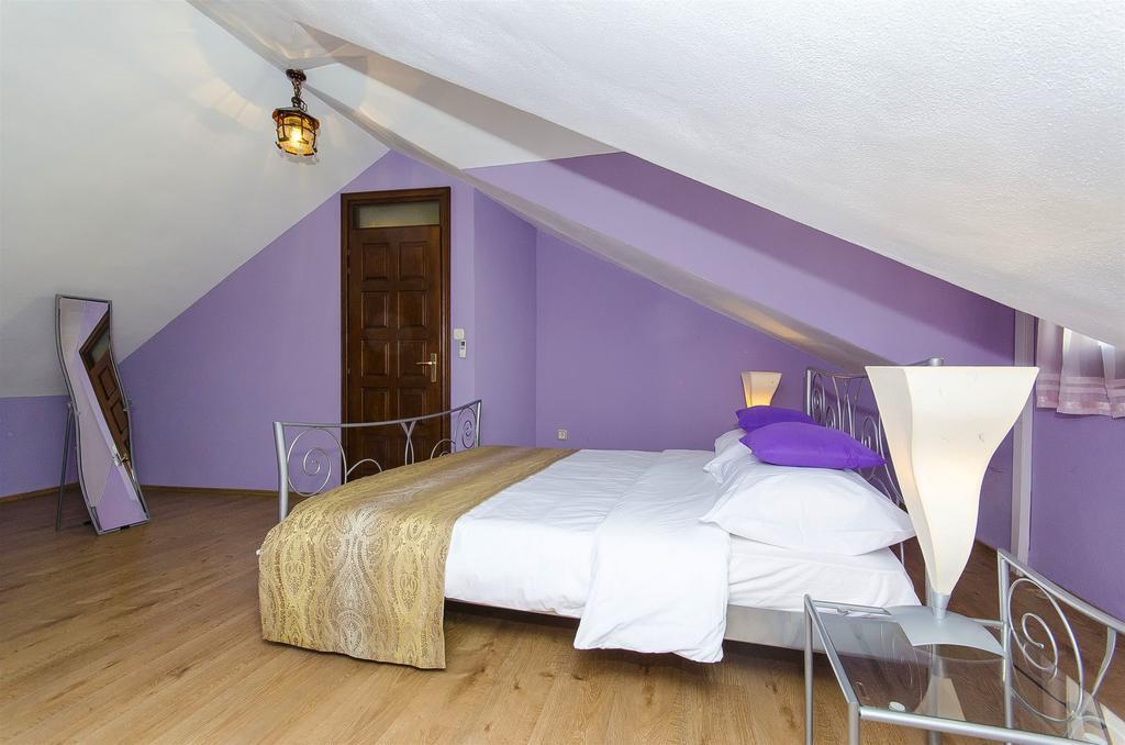 Palace Derossi Trogir Ngoại thất bức ảnh