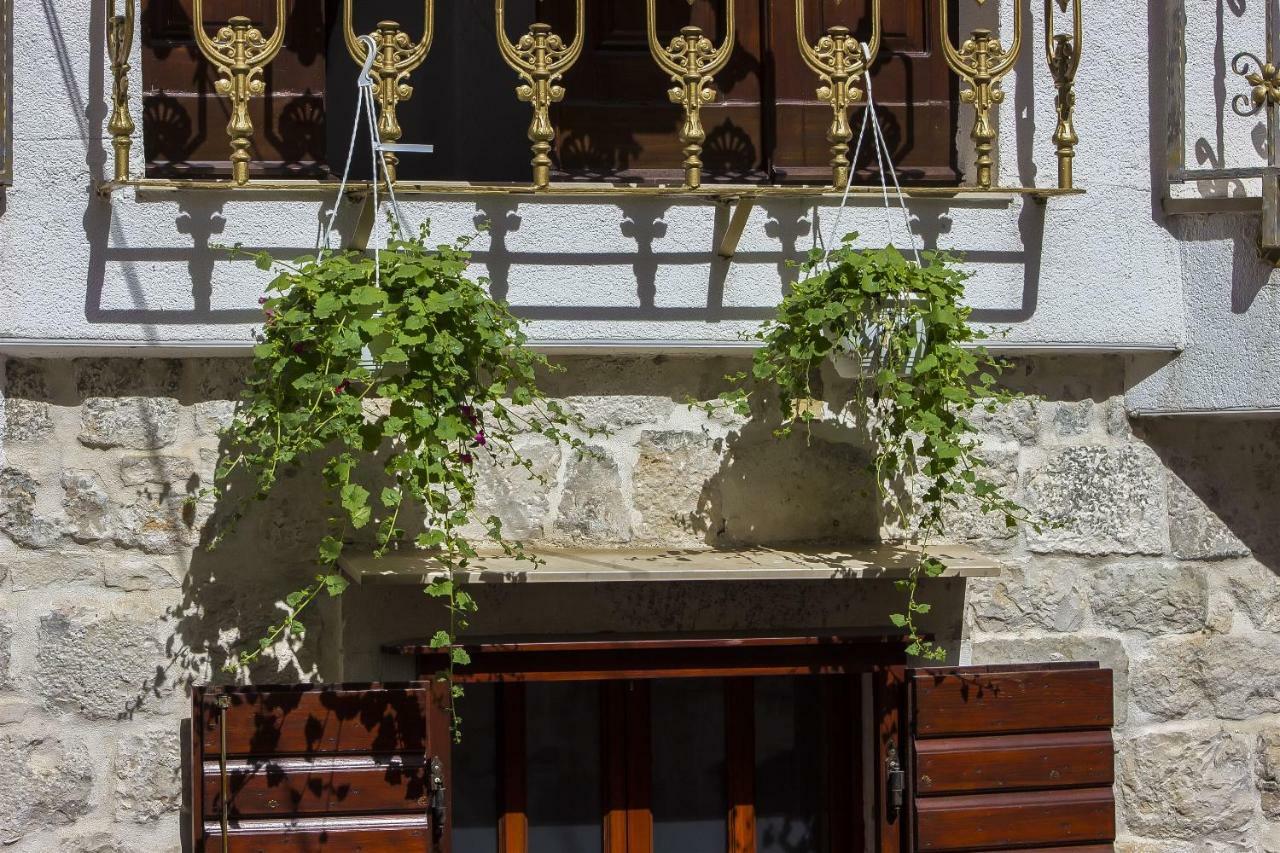 Palace Derossi Trogir Ngoại thất bức ảnh