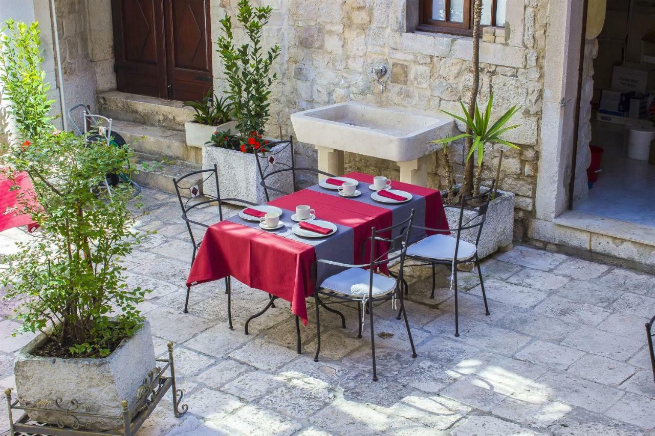 Palace Derossi Trogir Ngoại thất bức ảnh