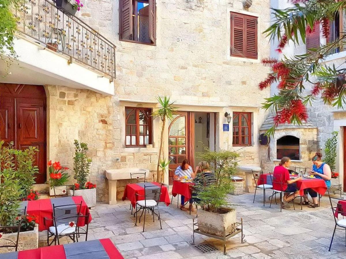 Palace Derossi Trogir Ngoại thất bức ảnh
